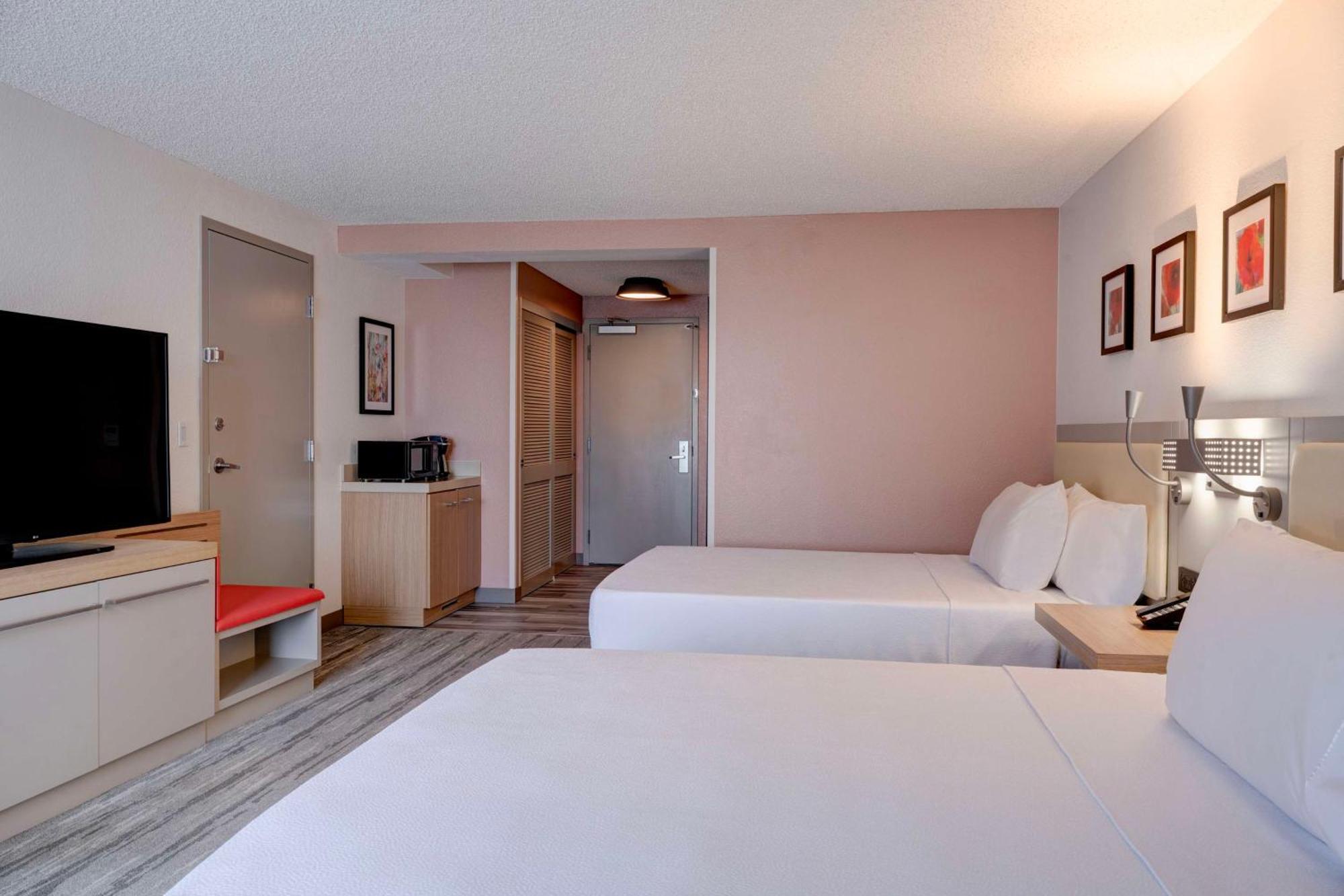 Hilton Garden Inn Anaheim/Гарден Гров Экстерьер фото