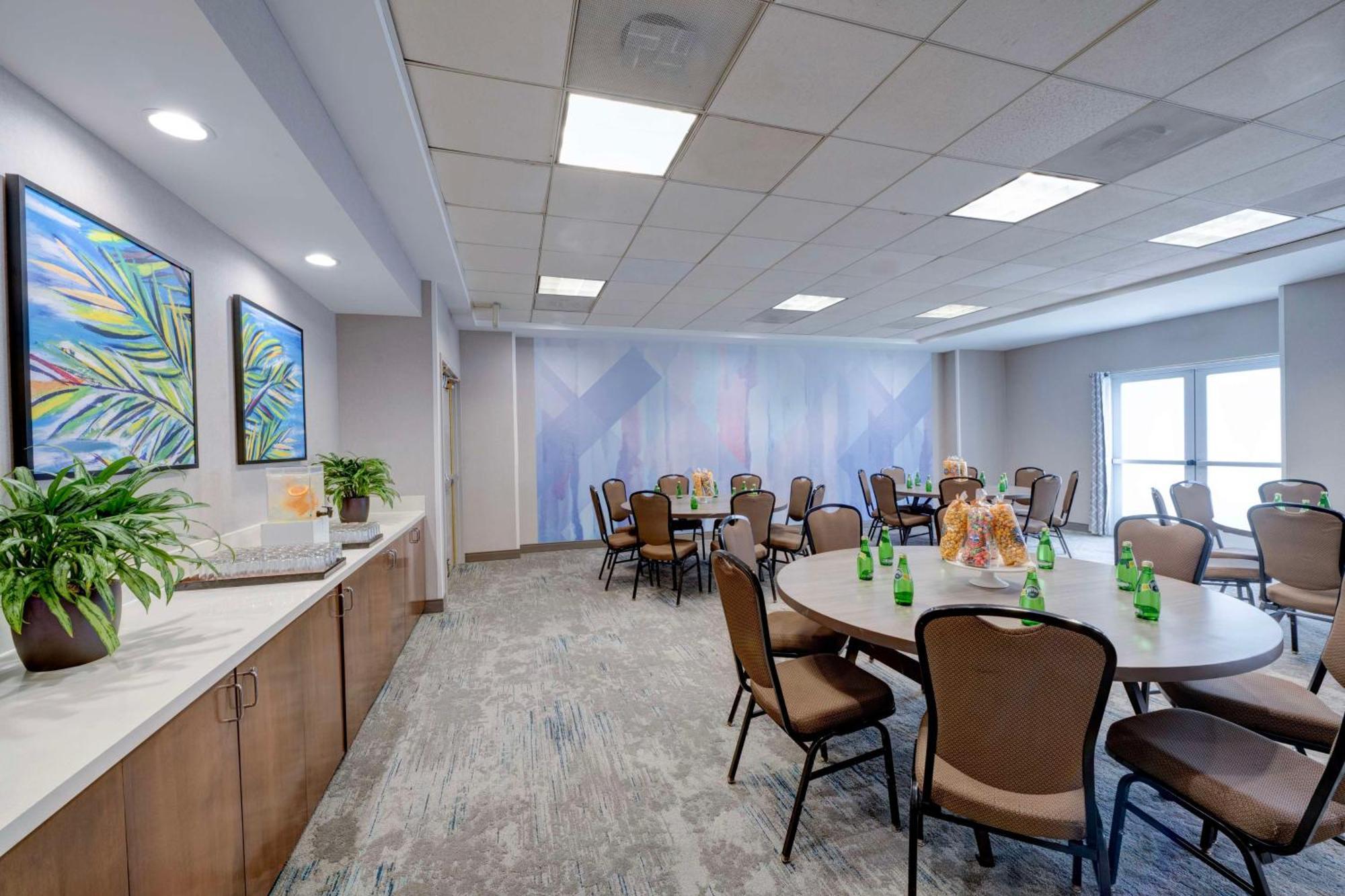 Hilton Garden Inn Anaheim/Гарден Гров Экстерьер фото