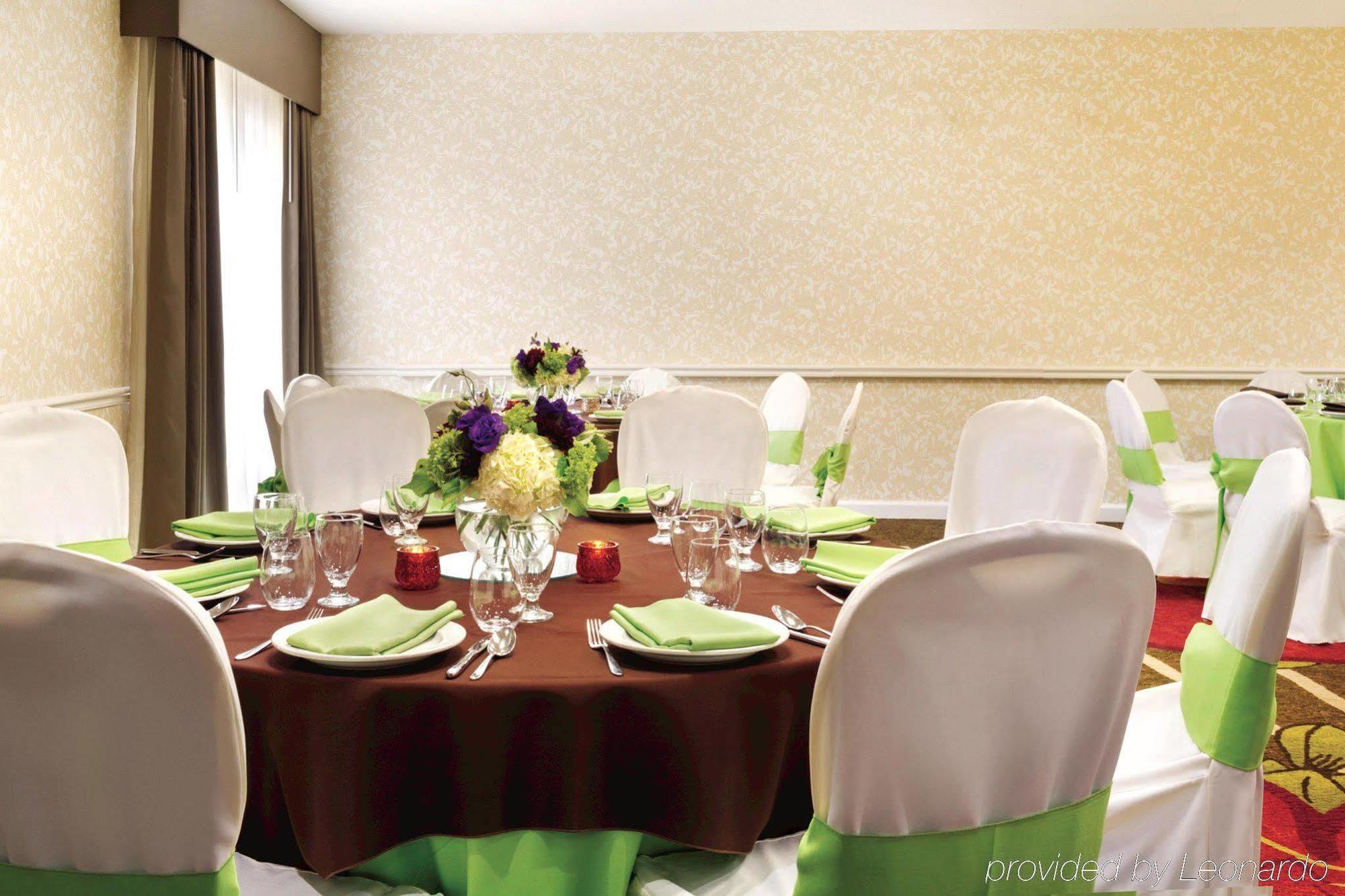 Hilton Garden Inn Anaheim/Гарден Гров Экстерьер фото